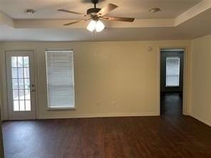 5412 Village Green Dr - Photo 5 of 21