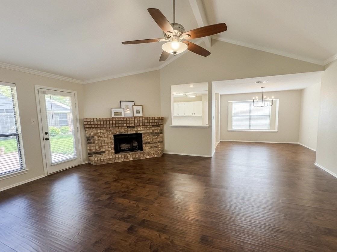 5028 Coker Dr - Photo 2 of 11