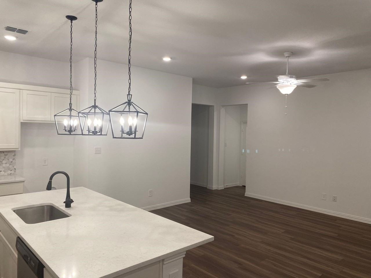 1613 Pine Valley Dr - Photo 3 of 12