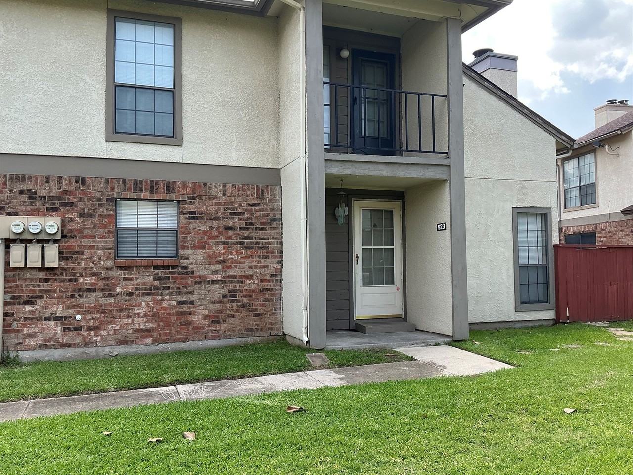 923 Turtle Lake Blvd