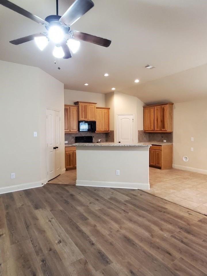 1426 Thibodaux Dr - Photo 5 of 16