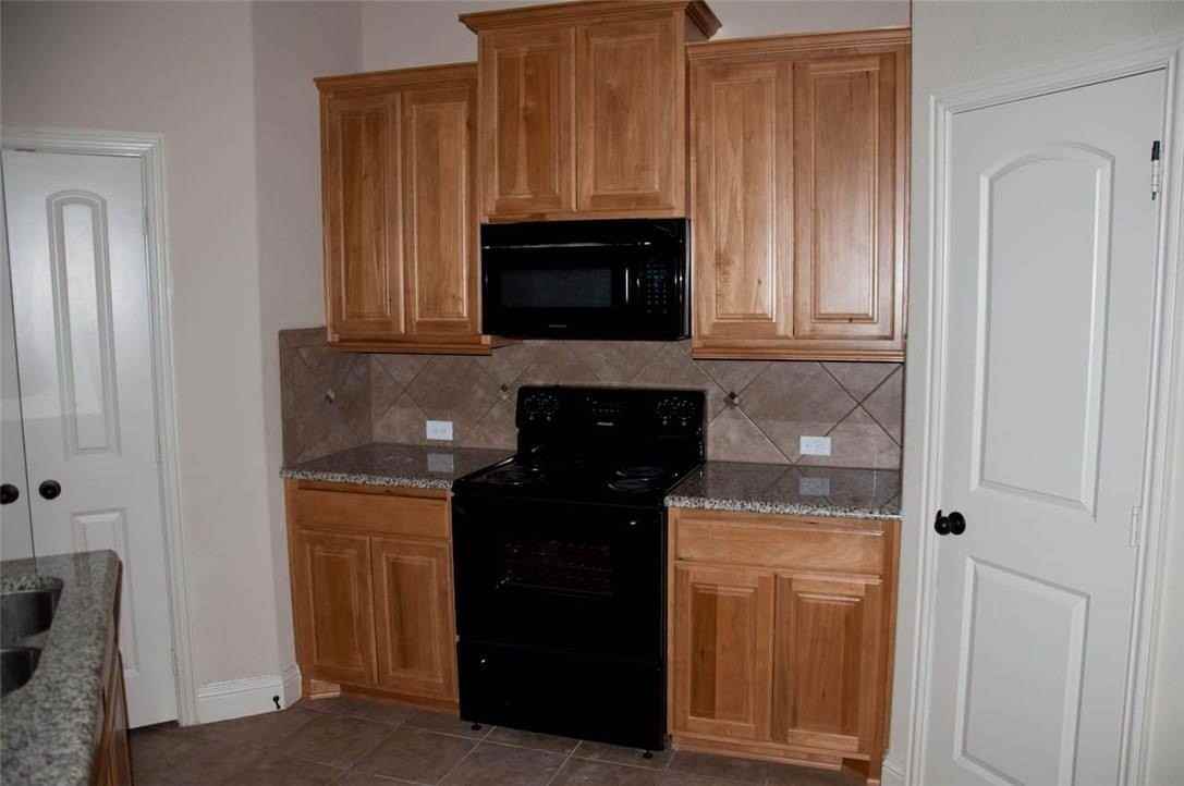 1426 Thibodaux Dr - Photo 6 of 16