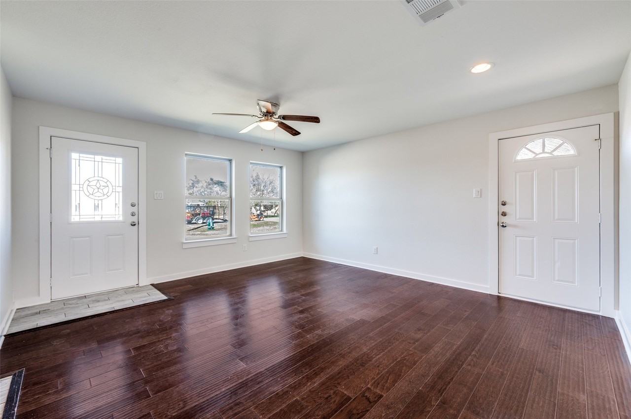 612 N 6th St - Photo 4 of 18