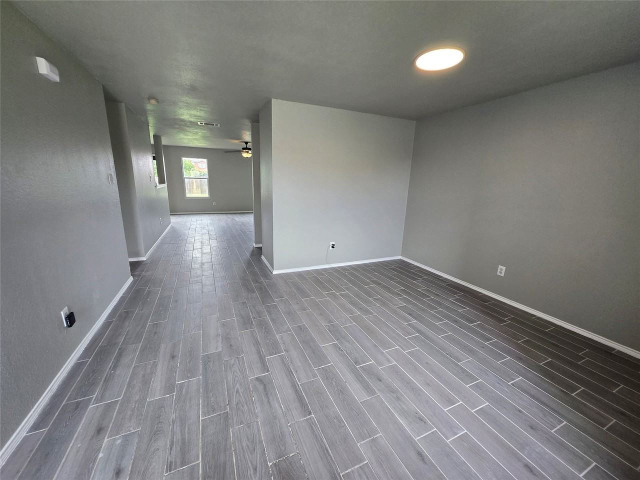5702 Marietta Dr - Photo 4 of 34