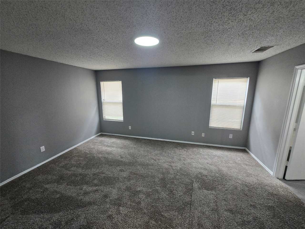 5702 Marietta Dr - Photo 6 of 34