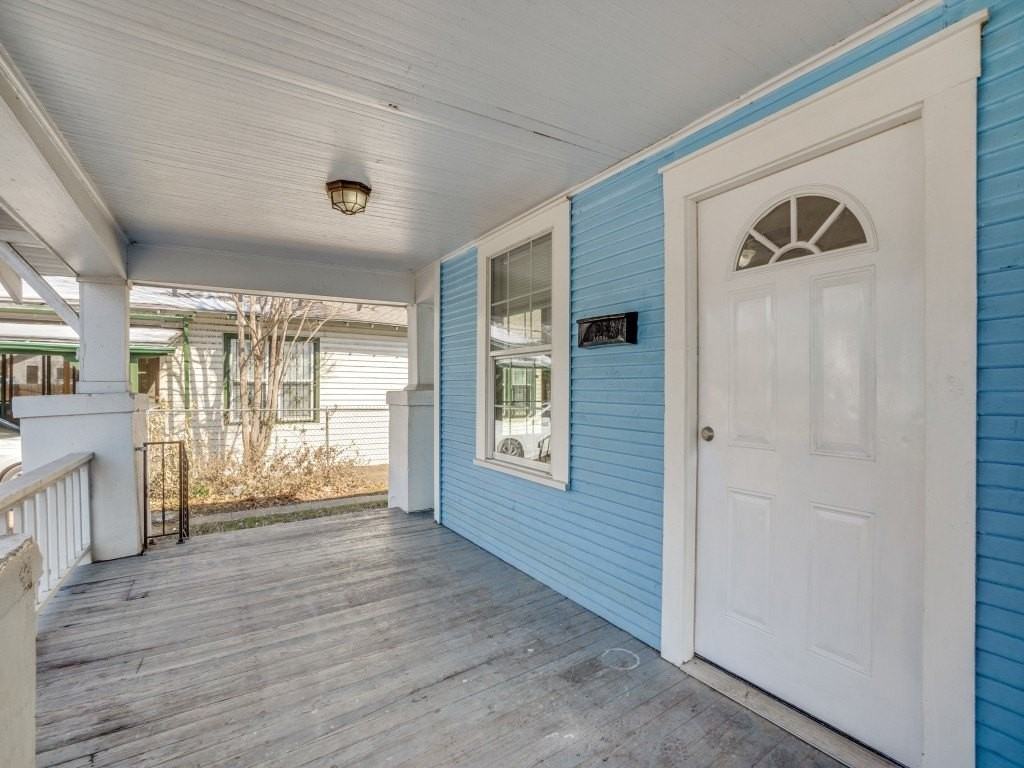 1630 Poplar St - Photo 2 of 20