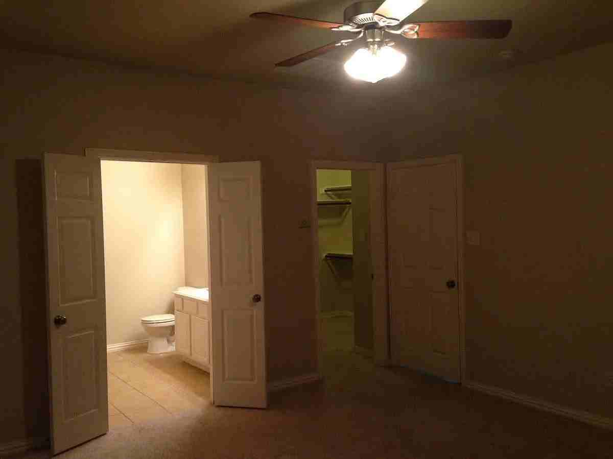 5409 Barkridge Trl - Photo 6 of 19