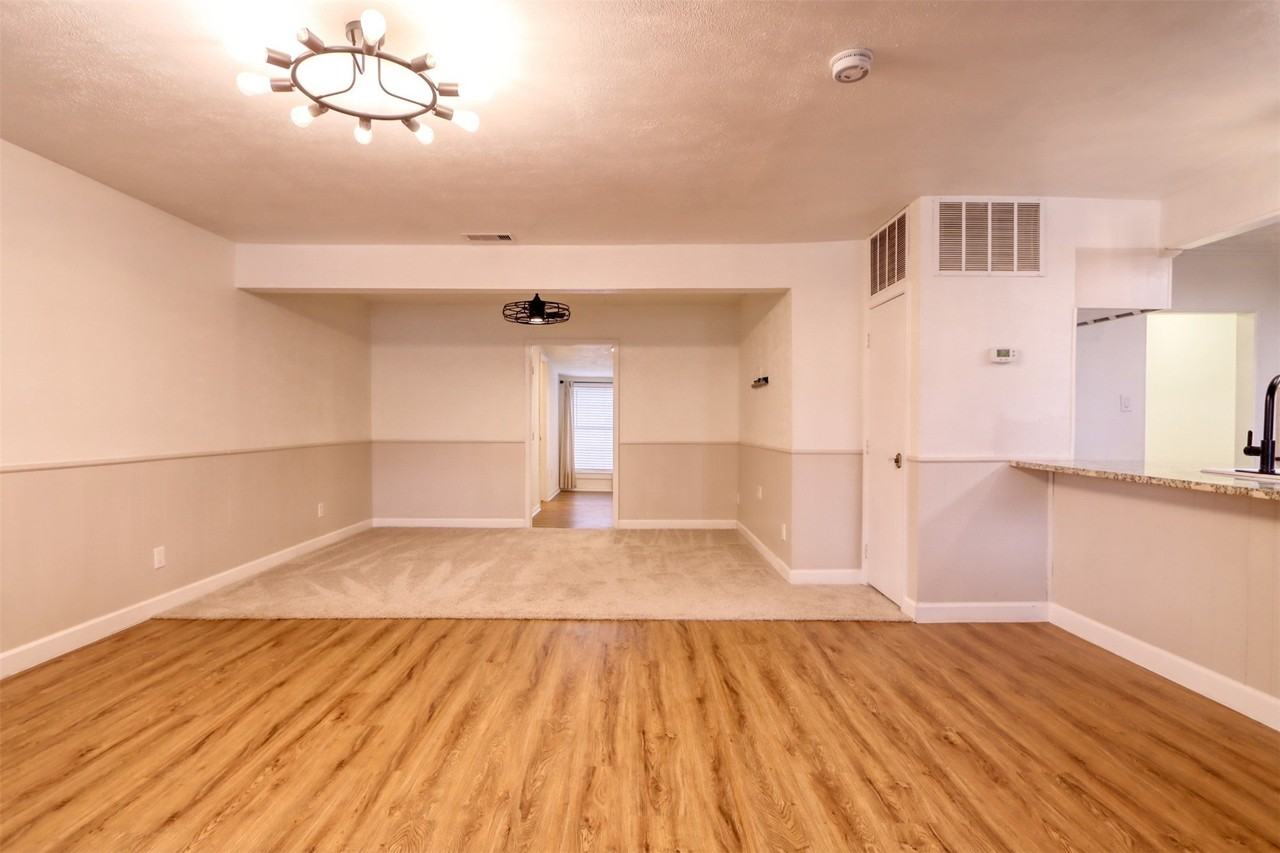 315 E Avenue F - Photo 7 of 31