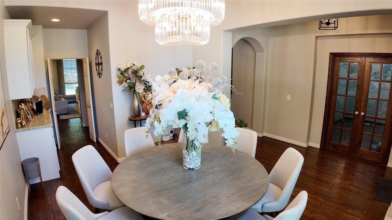 1005 Grandbury Street #A - Photo 3 of 17