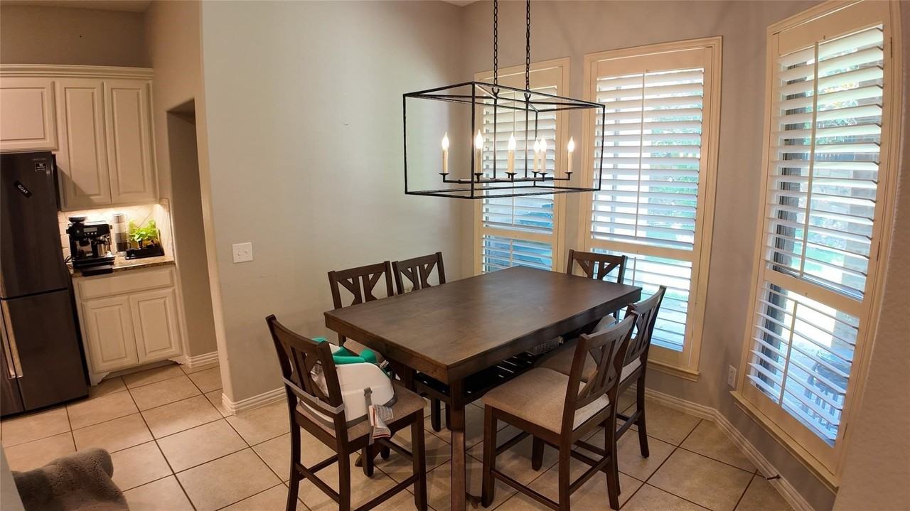 1005 Grandbury Street #A - Photo 6 of 17