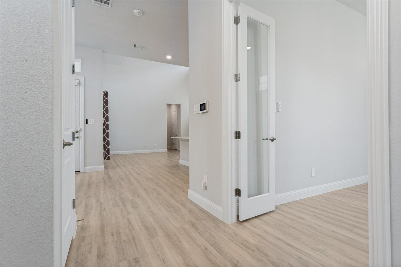 2726 Geranium Ln - Photo 5 of 25