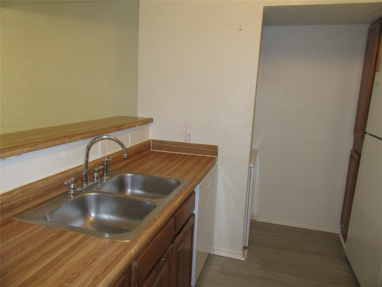 13211 Emily Rd #1211 - Photo 5 of 11