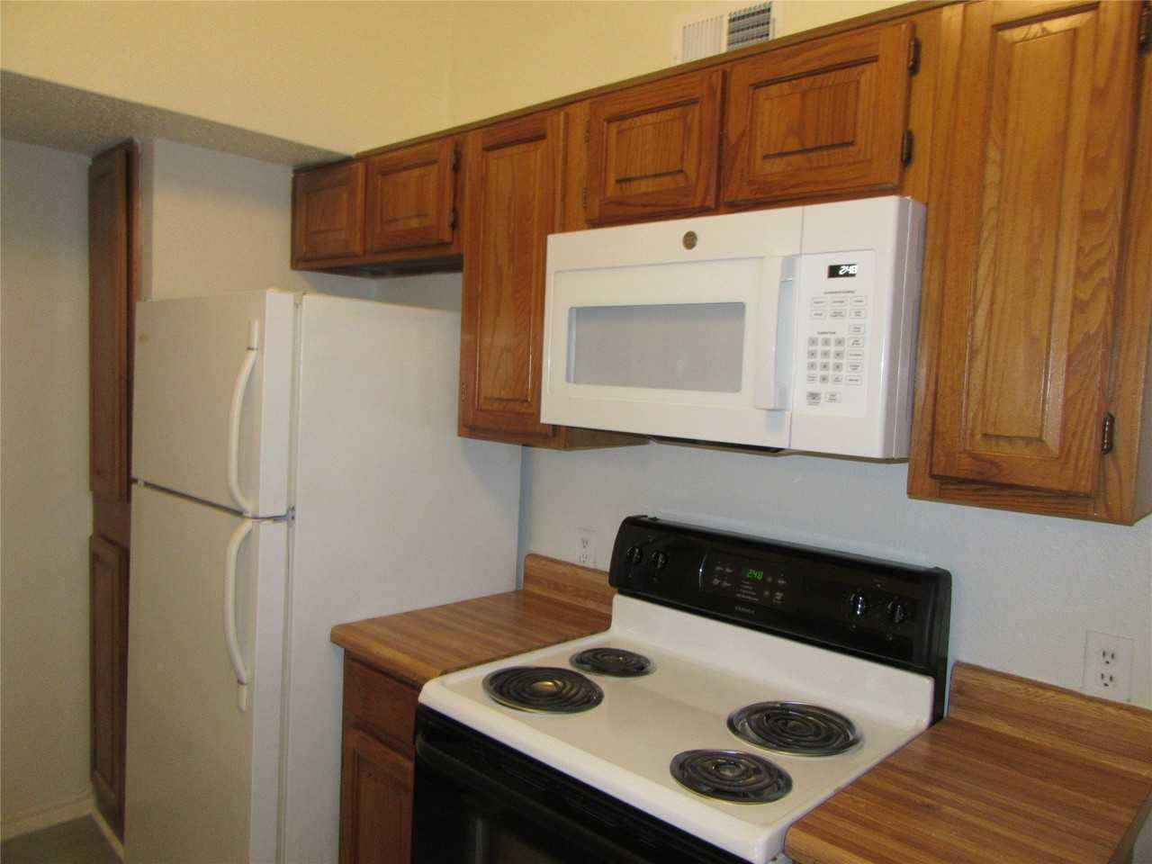13211 Emily Rd #1211 - Photo 6 of 11