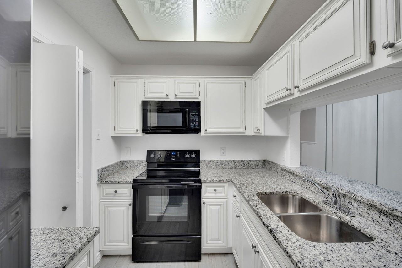 3607 W Northgate Dr #114 - Photo 7 of 24