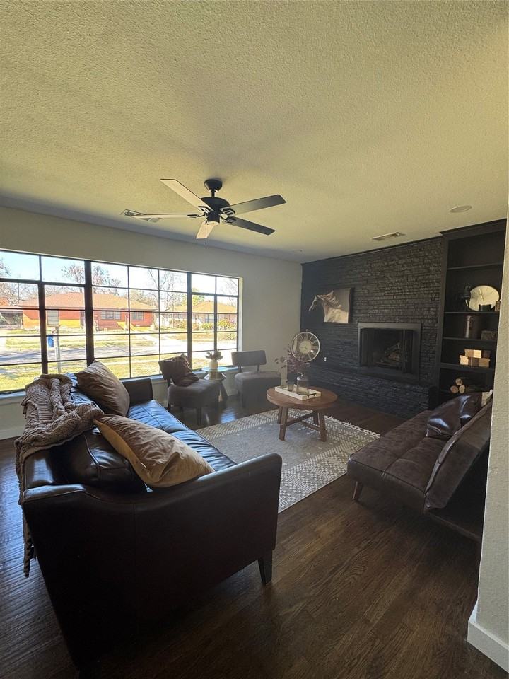 2622 Wynnewood Dr - Photo 3 of 23
