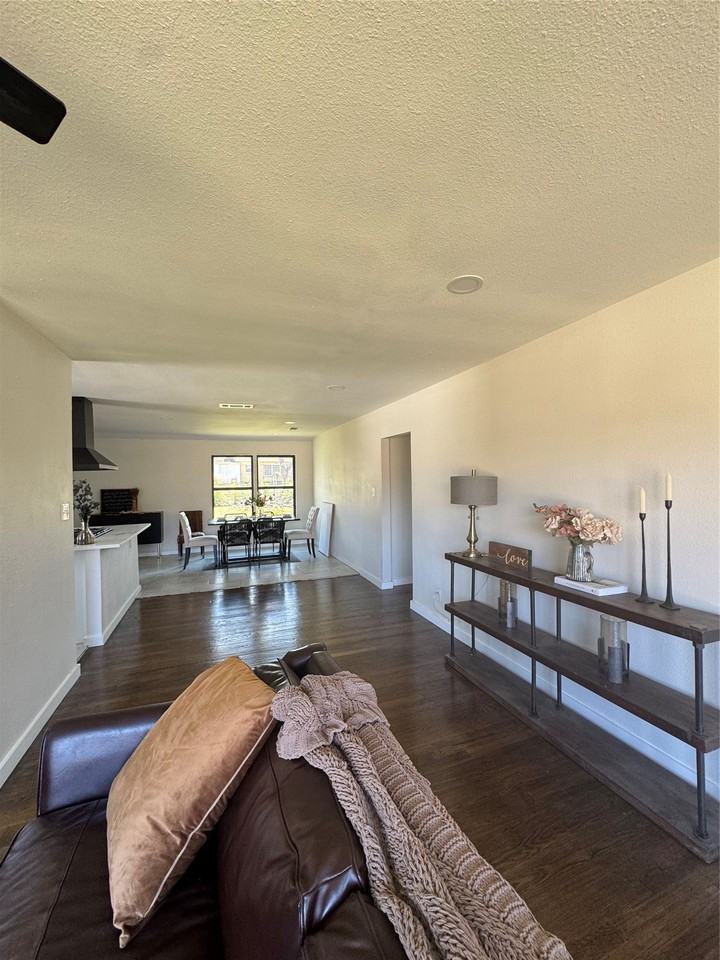 2622 Wynnewood Dr - Photo 4 of 23