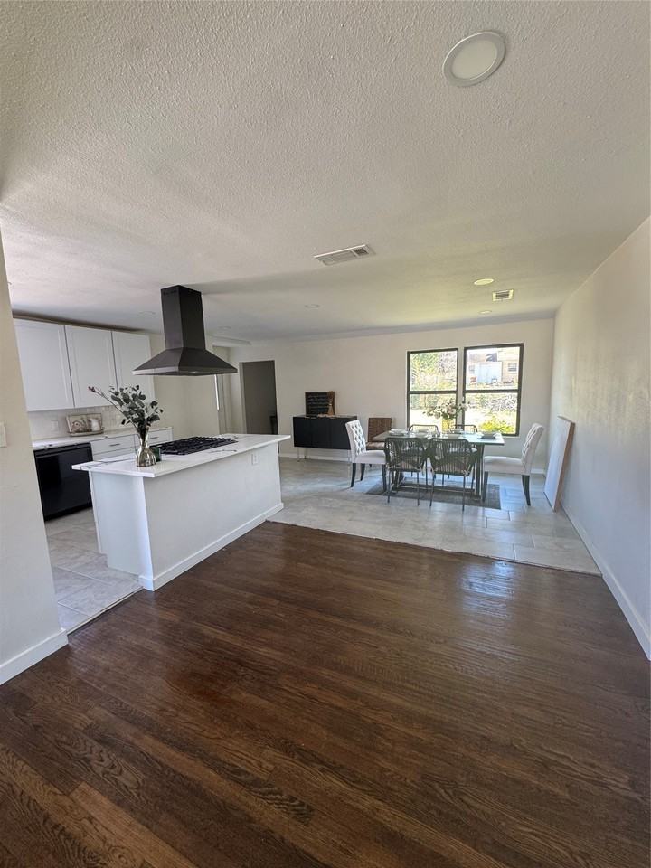 2622 Wynnewood Dr - Photo 5 of 23