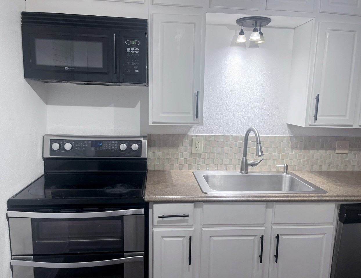 1805 Bristol Cv - Photo 6 of 14
