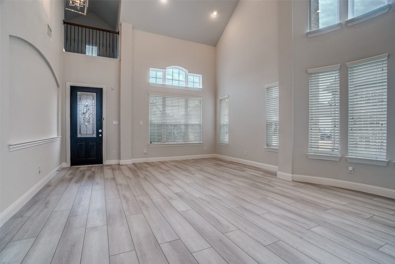 2811 Killdeer Trl - Photo 3 of 36