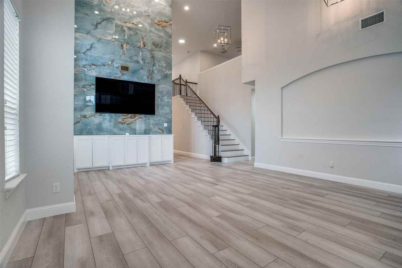 2811 Killdeer Trl - Photo 5 of 36