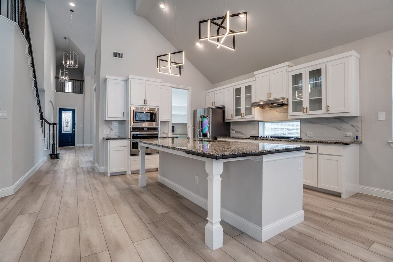 2811 Killdeer Trl - Photo 7 of 36