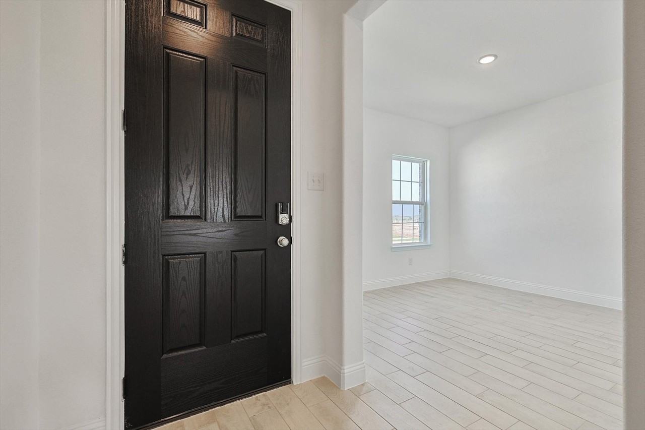 509 Amenduni Ln - Photo 6 of 35