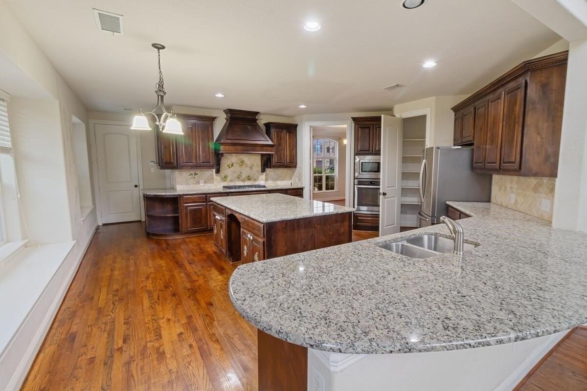 3537 Acropolis Way - Photo 4 of 25