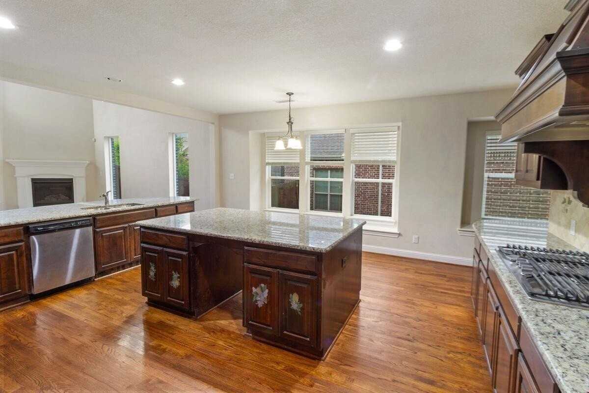 3537 Acropolis Way - Photo 5 of 25