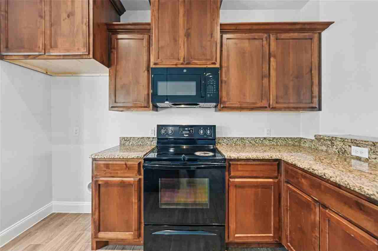 4909 Jefferson St - Photo 5 of 17