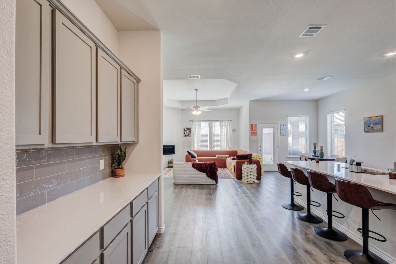 6993 Newby Ln - Photo 5 of 30