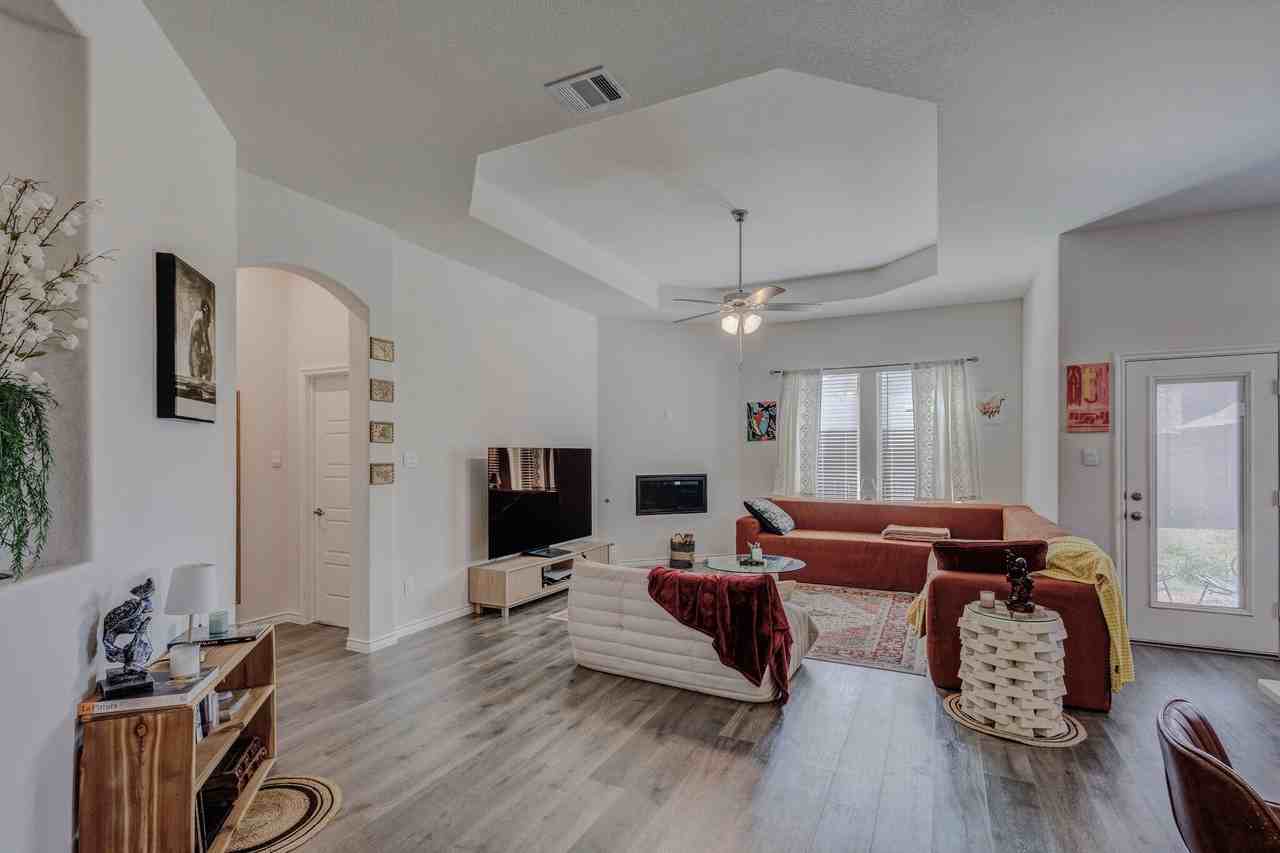 6993 Newby Ln - Photo 6 of 30
