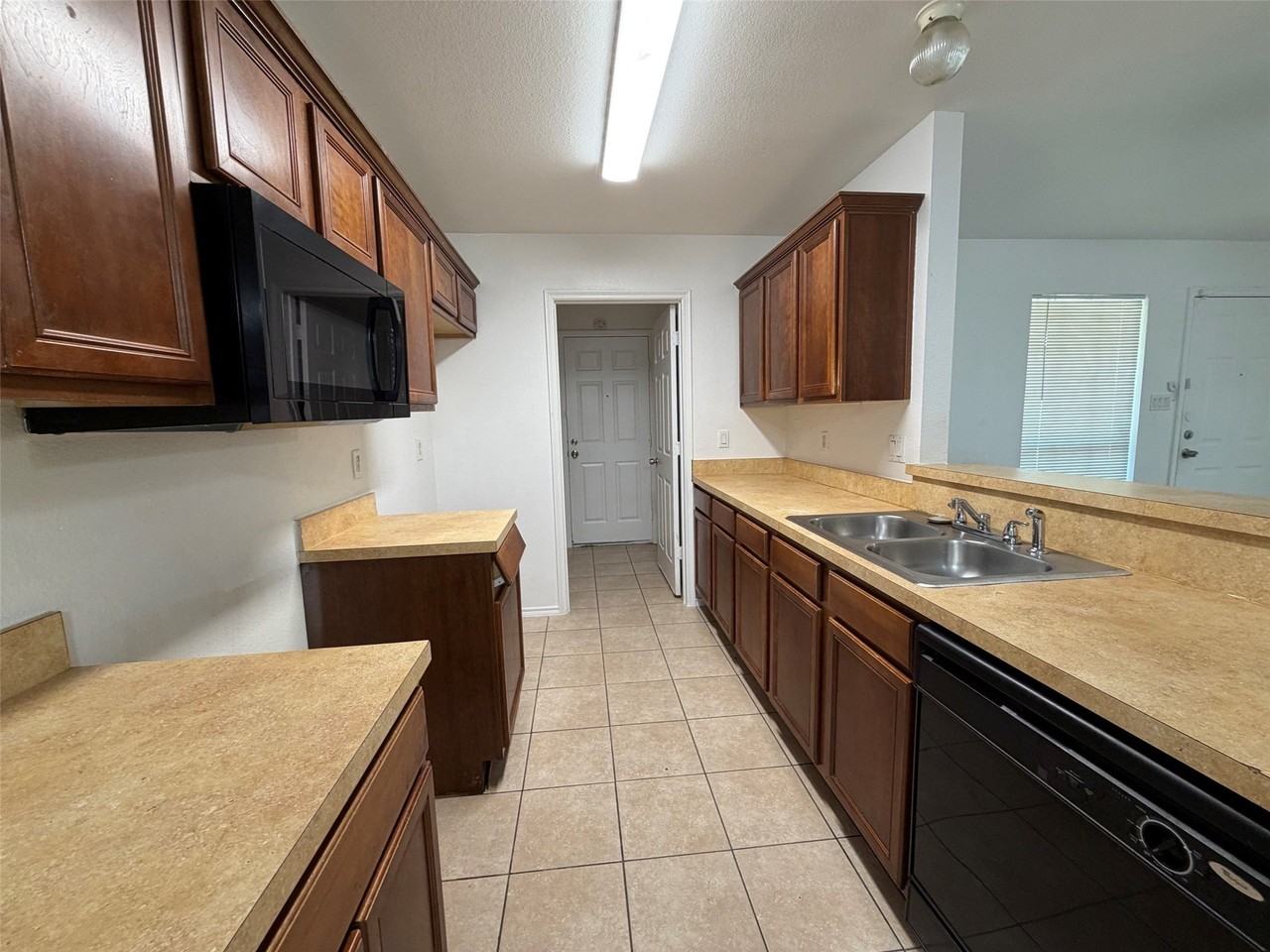 8118 Tanner Ave - Photo 4 of 11