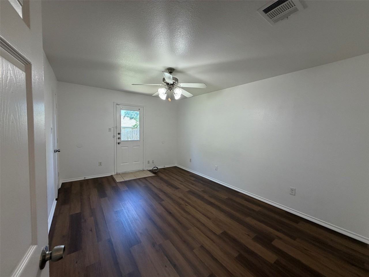 8118 Tanner Ave - Photo 6 of 11