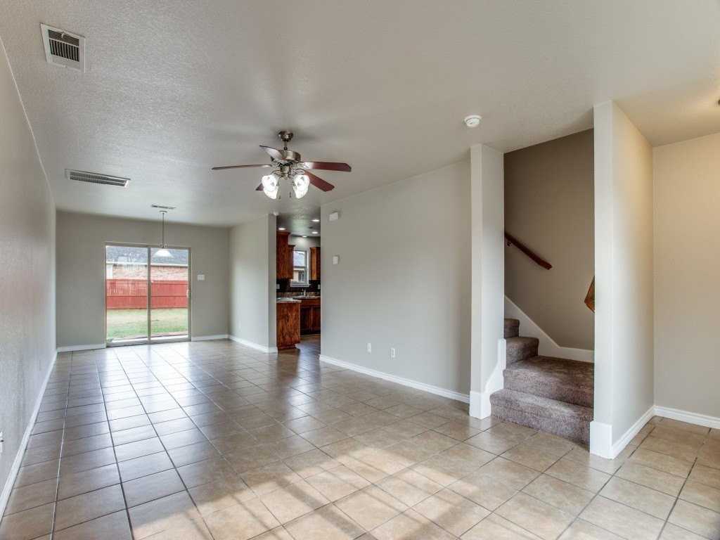 1208 Boxwood Dr - Photo 7 of 12