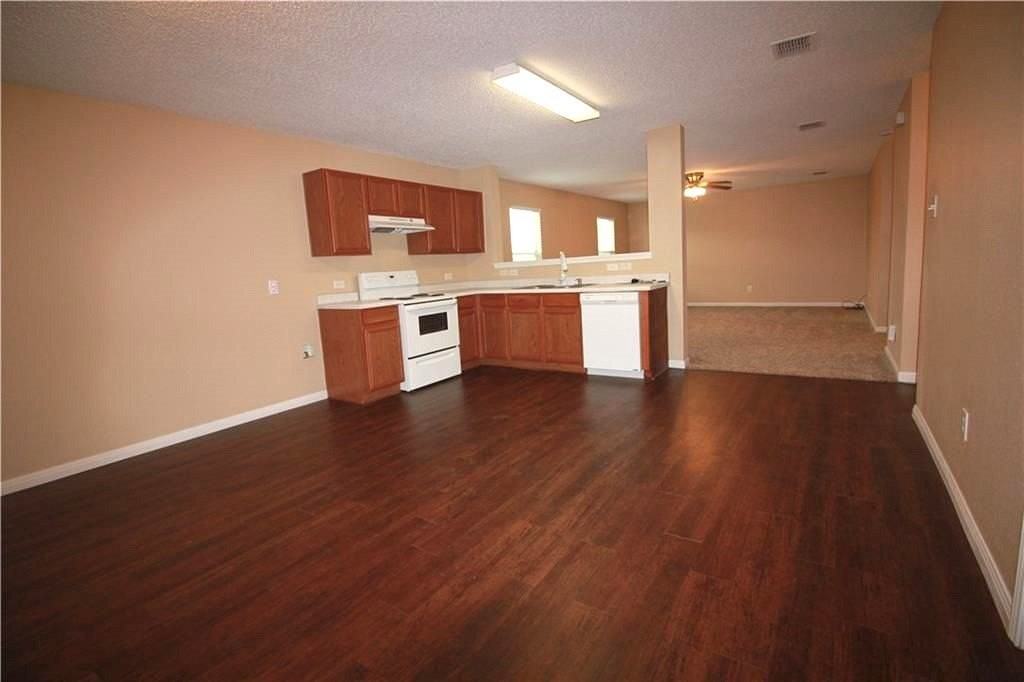 6908 Meadow Way Ln - Photo 3 of 19
