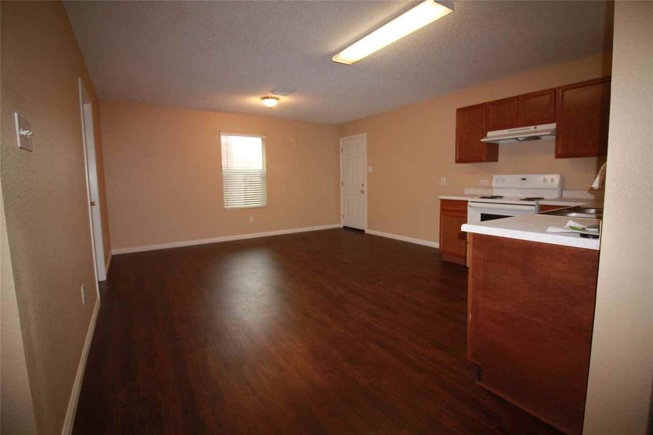 6908 Meadow Way Ln - Photo 4 of 19