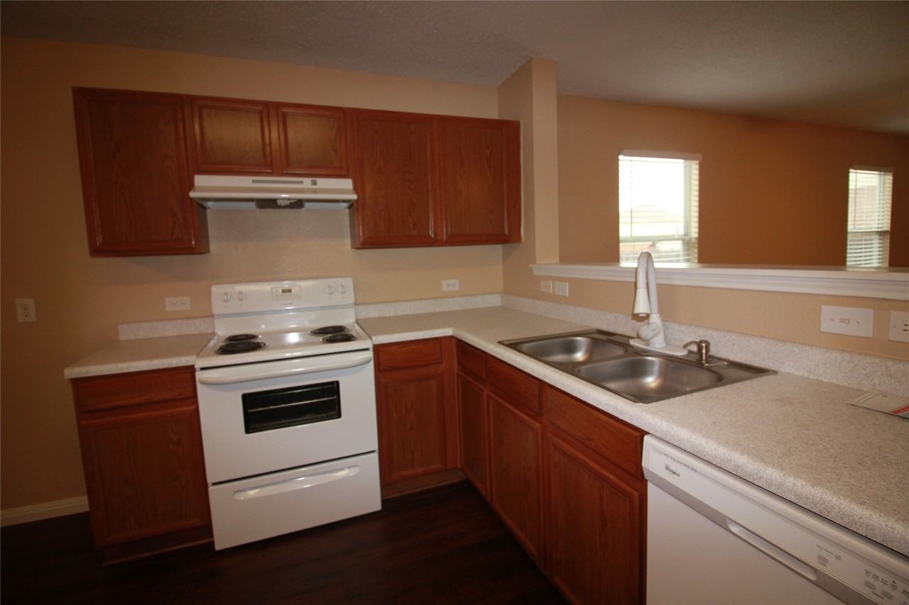 6908 Meadow Way Ln - Photo 6 of 19