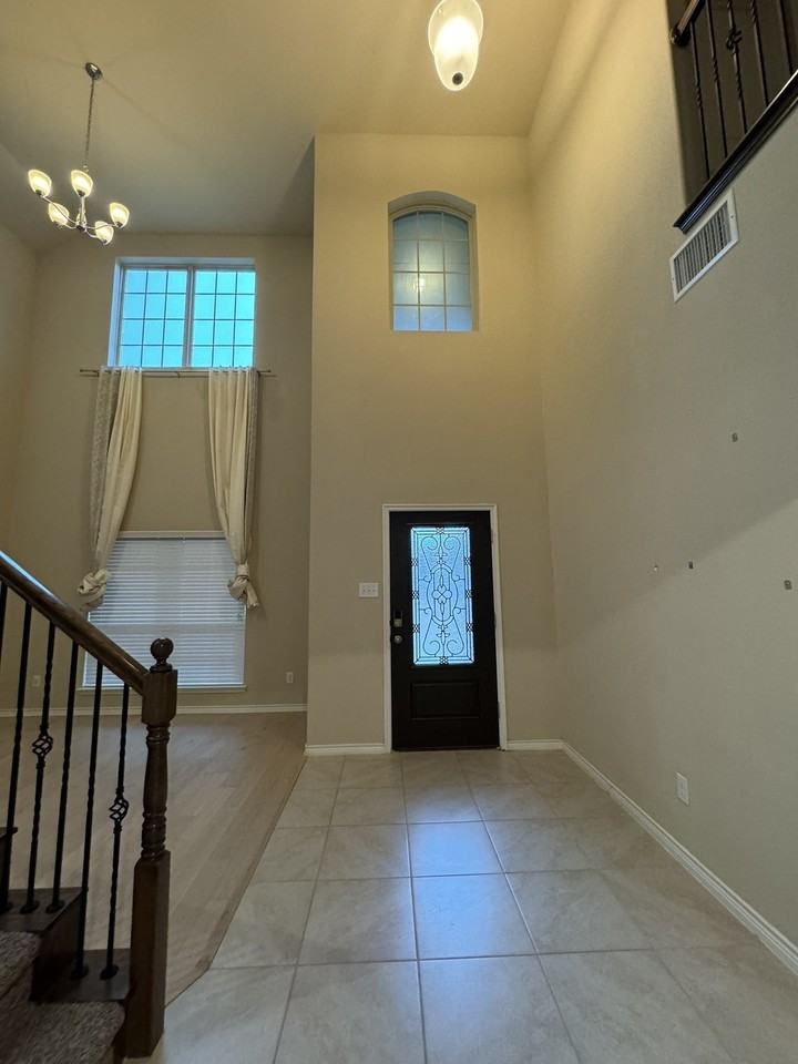 10020 Long Branch Dr - Photo 2 of 29