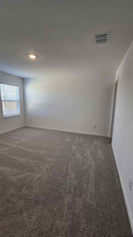 7924 Gilbert St - Photo 7 of 24