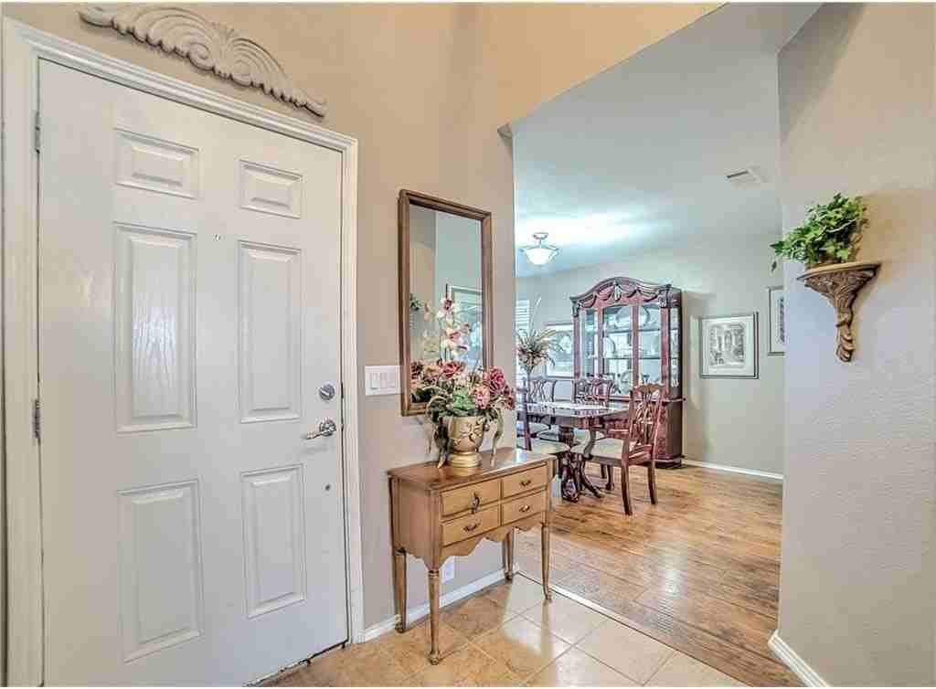 8801 Sierra Trl - Photo 2 of 23