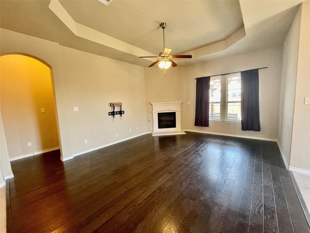543 Haven Dr - Photo 4 of 17