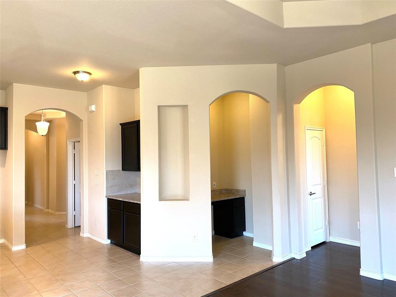 543 Haven Dr - Photo 7 of 17