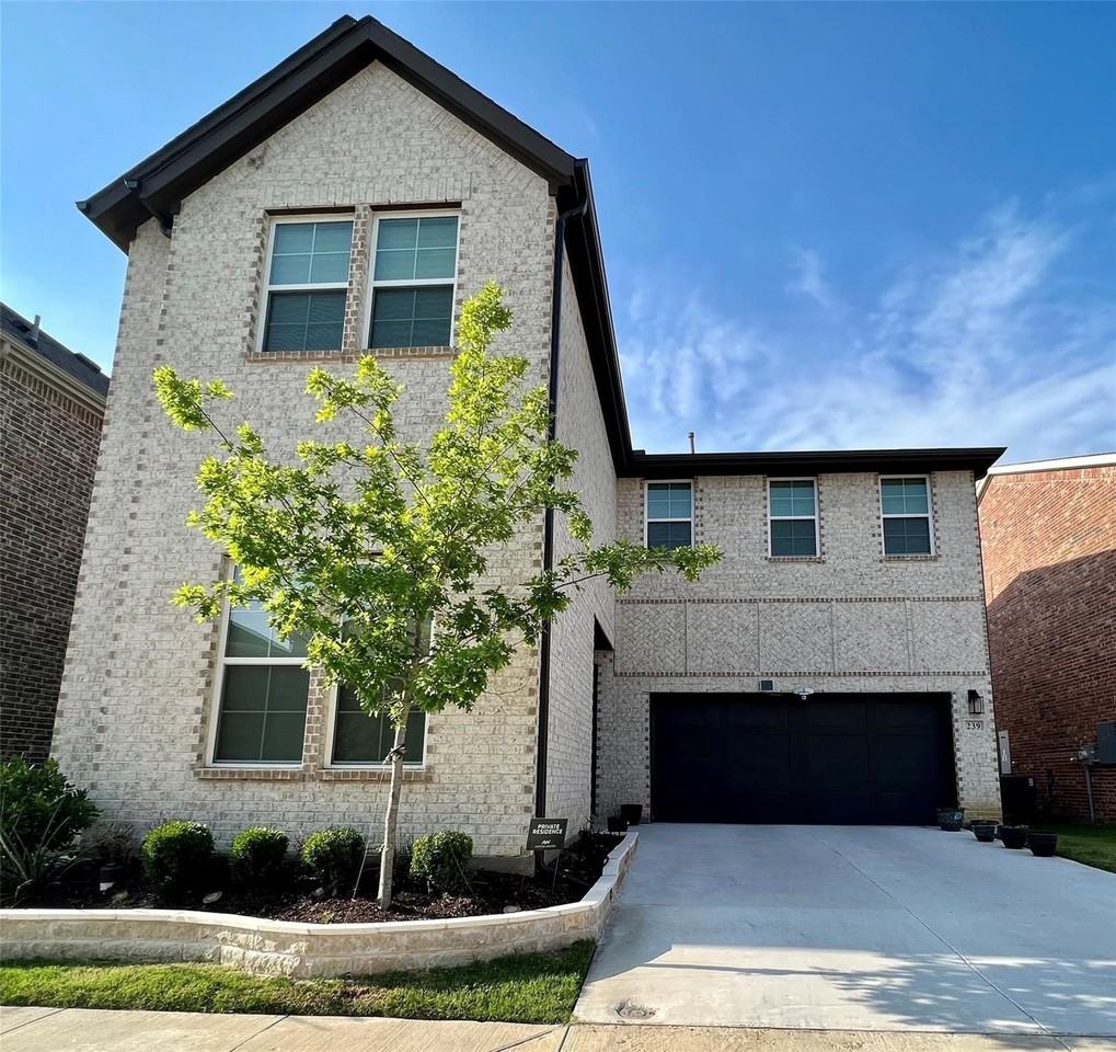 239 Woodson St