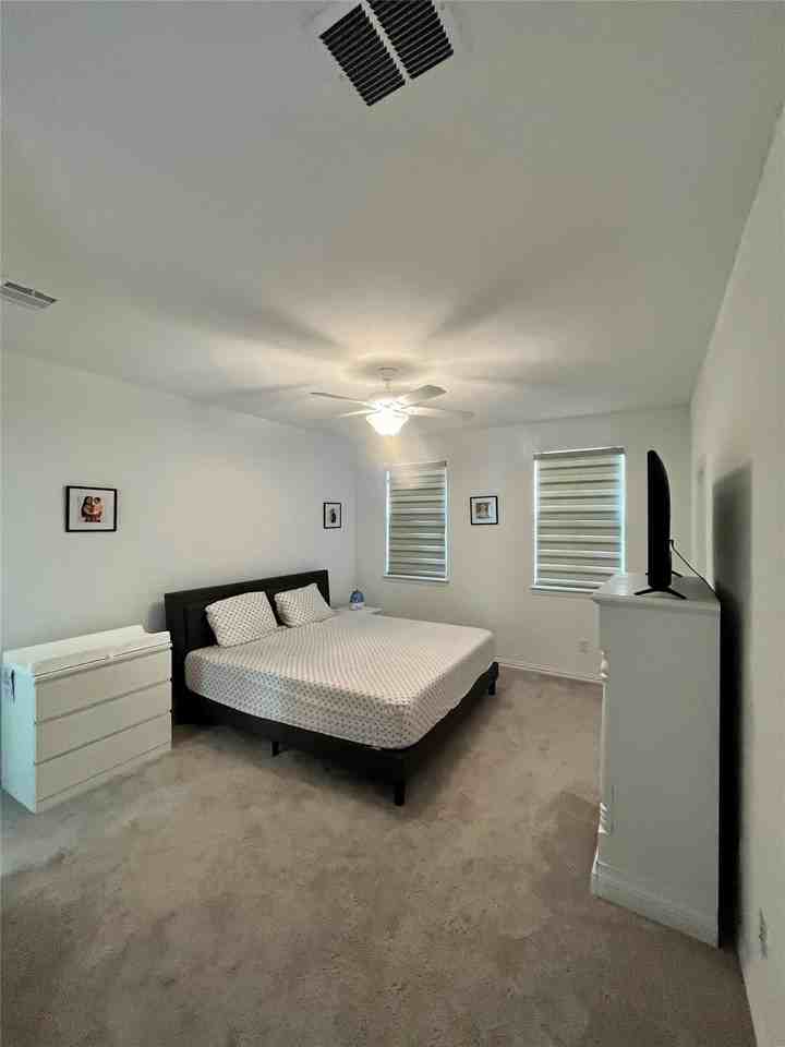 239 Woodson St - Photo 4 of 8
