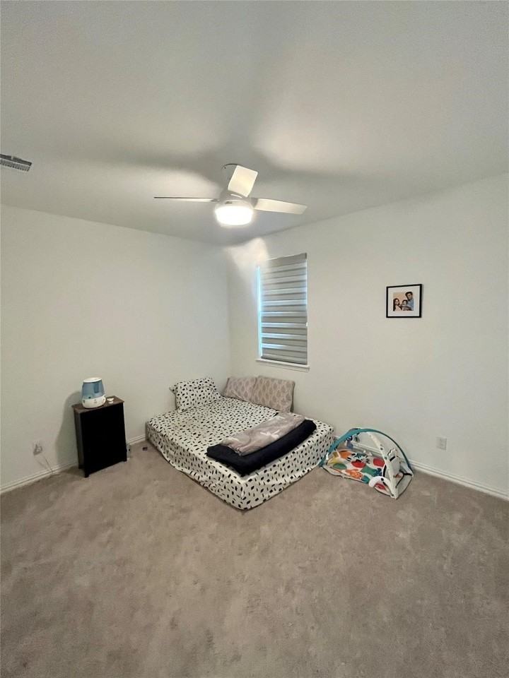 239 Woodson St - Photo 6 of 8