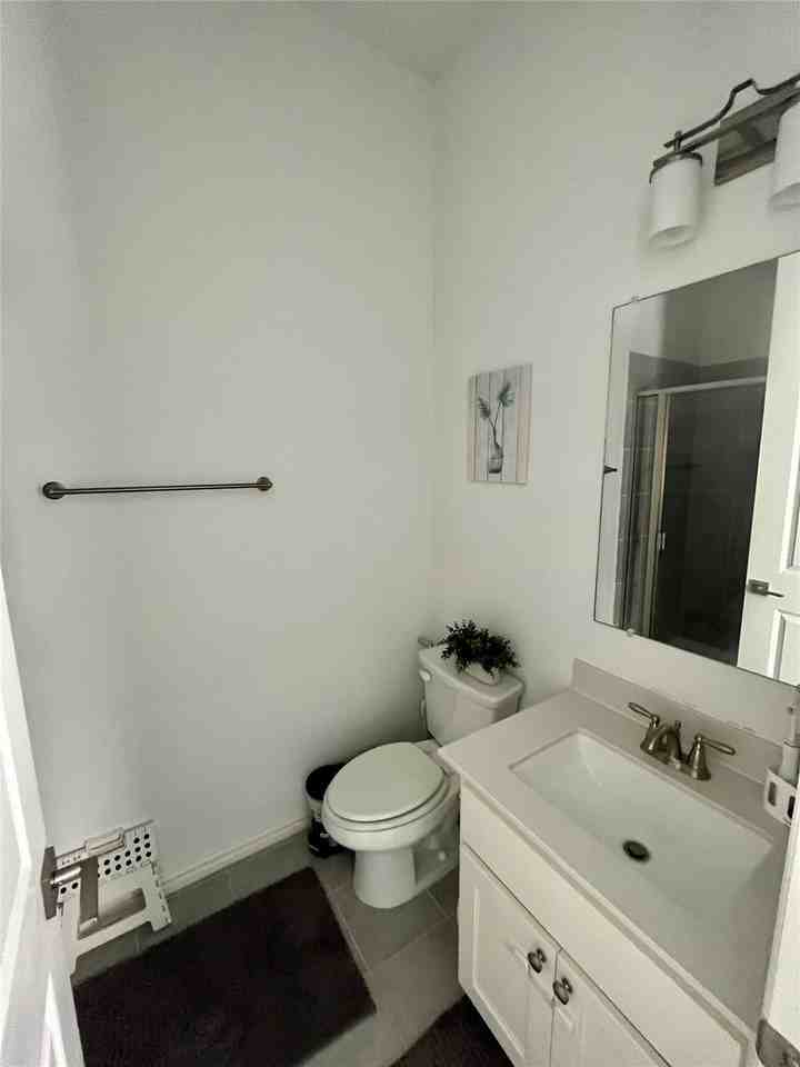 239 Woodson St - Photo 7 of 8