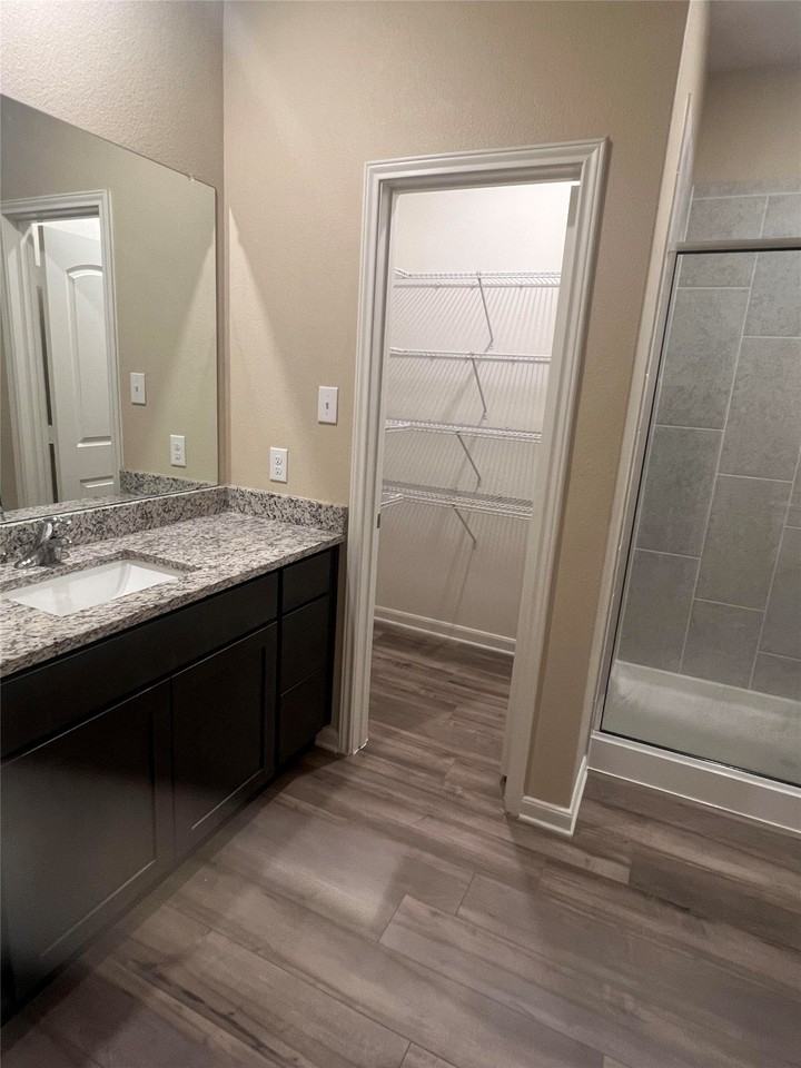 1712 Sandalwood Way - Photo 3 of 11