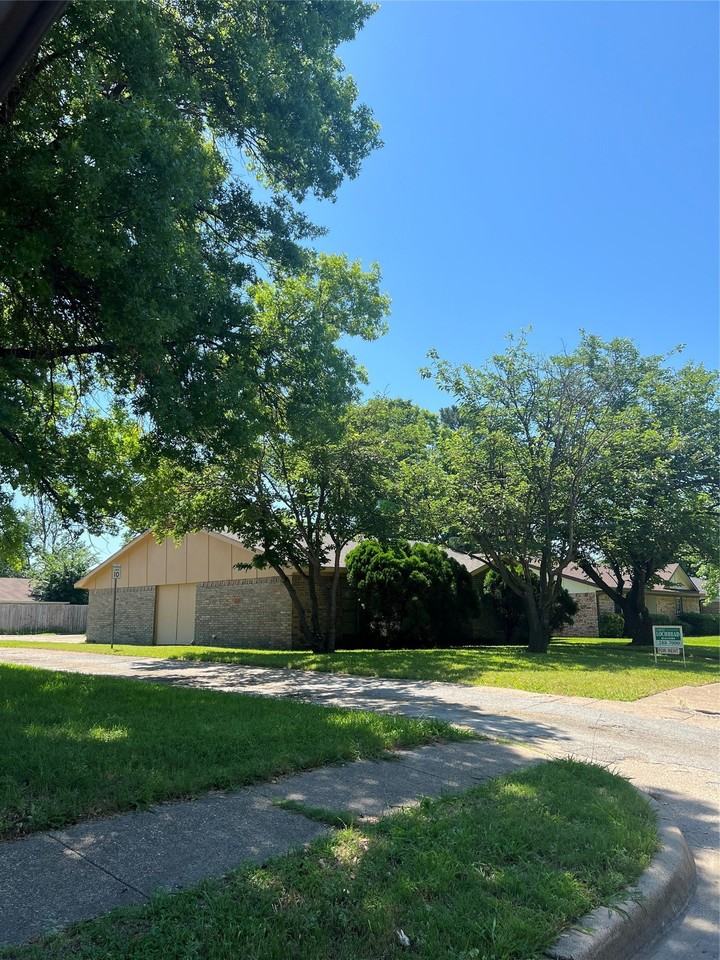 1400 Long Shadow Ln - Photo 2 of 19