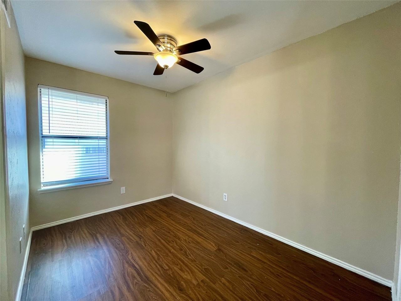 2526 W Prairie St #203 - Photo 4 of 10