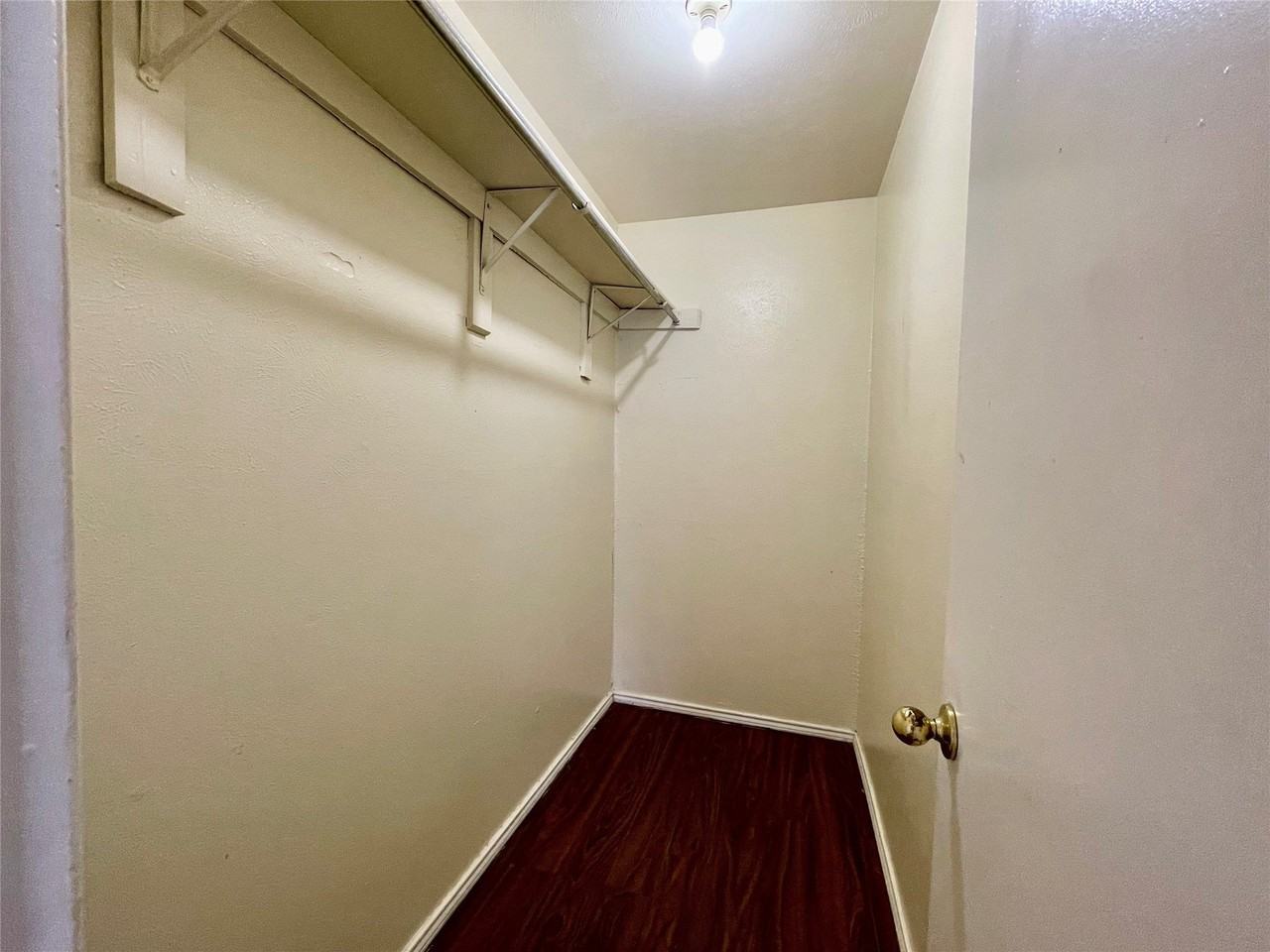 2526 W Prairie St #203 - Photo 5 of 10